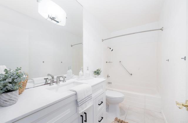 Detail Gallery Image 15 of 26 For 424 Stratford Ct #B11,  Del Mar,  CA 92014 - 2 Beds | 2 Baths