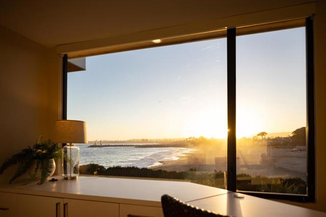 2900 E Cliff Drive, Santa Cruz CA: https://media.crmls.org/mediaz/14e9ba5a-b711-4070-8b09-c8be34617c07.jpg