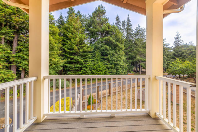 16611 Pearl Ranch Road, Fort Bragg CA: https://media.crmls.org/mediaz/14ea189e-f760-4307-97b0-81d462a5115e.jpg