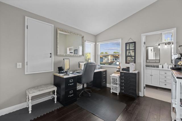 1846 Corte Pulsera, Oceanside CA: https://media.crmls.org/mediaz/14ea7ea9-2371-4d29-9358-dfb35846d760.jpg