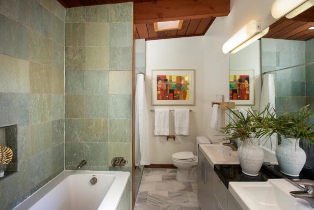 86 Roosevelt Circle, Palo Alto CA: https://media.crmls.org/mediaz/14ea92cc-6491-4953-90ee-9f6d3672c236.jpg