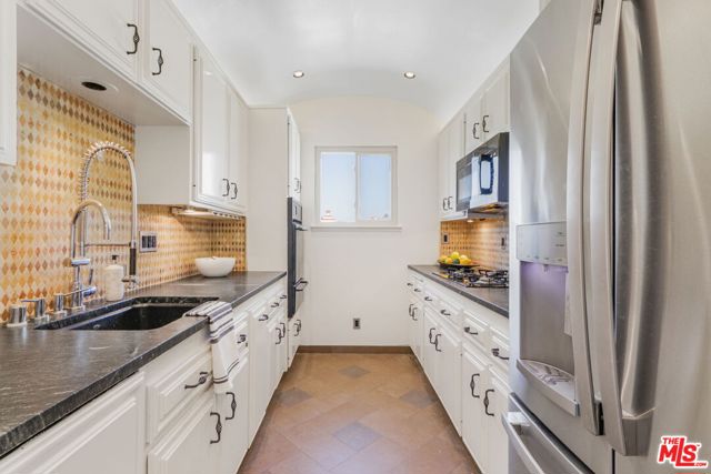 2 Bed Home for Sale in Santa Monica, California