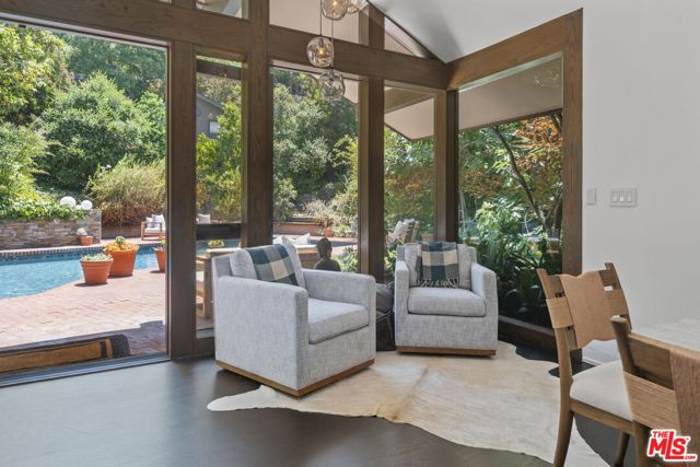 3 Latimer Road, Santa Monica CA: https://media.crmls.org/mediaz/14eac958-c511-4f88-a6d1-c8870130300d.jpg