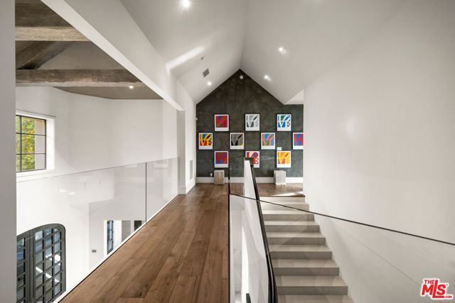 3396 Stone Ridge Lane, Los Angeles CA: https://media.crmls.org/mediaz/14eb08f1-8cc3-4f3d-9960-d9d3d2308a4d.jpg