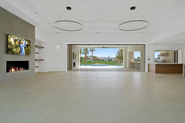 Image 4 of 11 For 53400 Via Strada