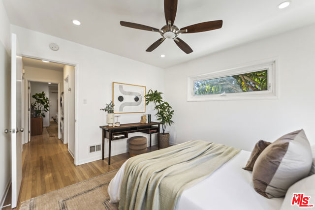 939 North Glendale Avenue, 3 photo 7
