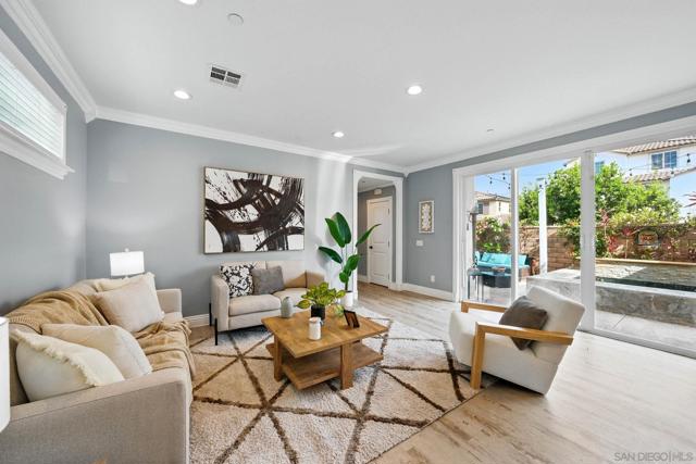 1705 Tuckers Grove Ave, Chula Vista CA: https://media.crmls.org/mediaz/14ee02ff-63ac-49c5-87f7-40715e8da775.jpg