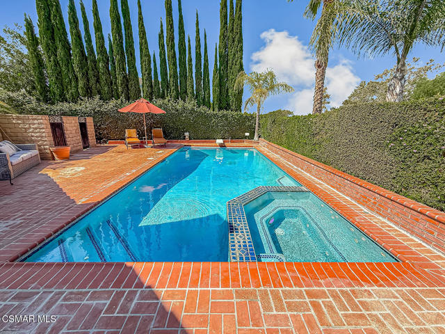 2848 Bayham Cir, Thousand Oaks CA: https://media.crmls.org/mediaz/14ee11c0-f6db-40fc-af73-5970dbafcd25.jpg
