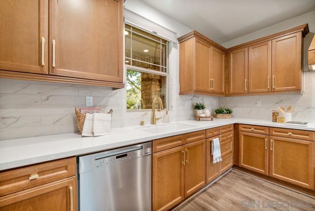 Image 9 of 64 For 15820 Paseo Del Sur