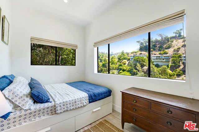 2506 Zorada Drive, Los Angeles CA: https://media.crmls.org/mediaz/14ee9612-2b1a-486d-877a-f33e246110d0.jpg