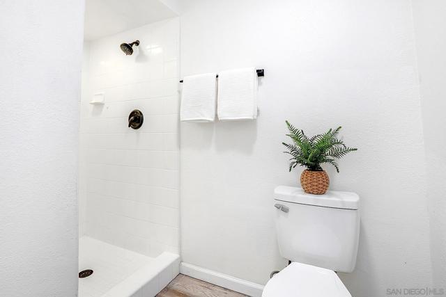 6602 Beadnell Way, San Diego CA: https://media.crmls.org/mediaz/14eec999-ae13-49a2-8e43-87dd29aa8346.jpg