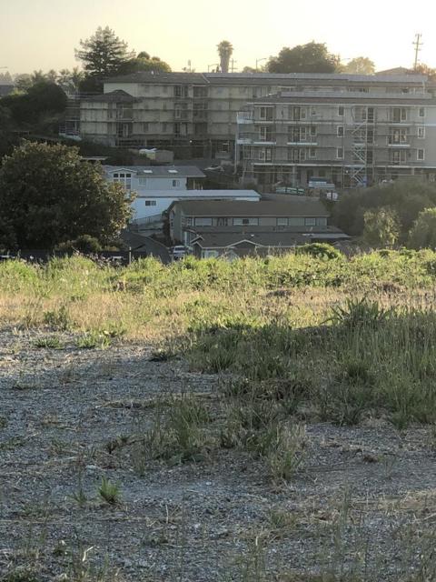 1037 Freedom Boulevard, Watsonville CA: https://media.crmls.org/mediaz/14ef1414-f2f0-4972-81ce-12e97556ef24.jpg