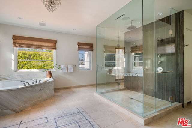 706 N Crescent Drive, Beverly Hills CA: https://media.crmls.org/mediaz/14ef88b3-5d59-4456-b703-e58ac3c9a9c6.jpg