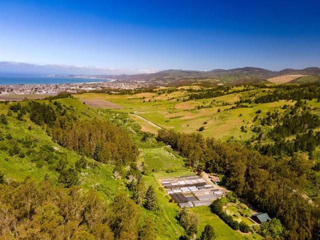 1770 Higgins Canyon Road, Half Moon Bay CA: https://media.crmls.org/mediaz/14ef9e13-053c-4af5-8d17-ae8e0a35140d.jpg