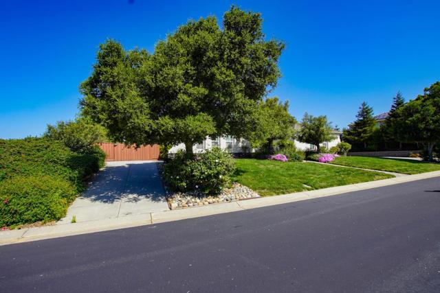 334 Paseo Gularte, San Juan Bautista CA: https://media.crmls.org/mediaz/14efbfdf-006a-4fa2-8f29-d954a6fe5104.jpg