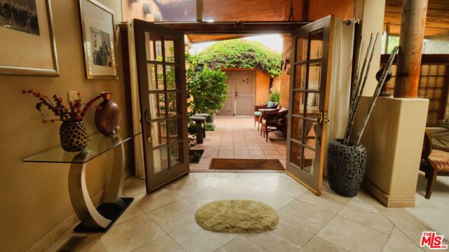 5803 Wooster Avenue, Los Angeles CA: https://media.crmls.org/mediaz/14efea7b-9a14-4605-bec4-1e8b8f68585e.jpg