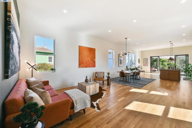 Image 11 of 51 For 730 Henry Street