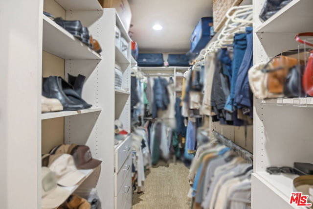 Drew Fenton | 951 Granville Avenue Los Angeles CA | MLS: 7445189 Drew Fenton | 951 Granville Avenue Los Angeles CA | MLS: 7445189