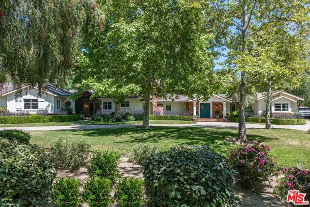 5840 Round Meadow Road, Hidden Hills CA: https://media.crmls.org/mediaz/14f17a2a-677d-4076-ad2e-cd2689103117.jpg
