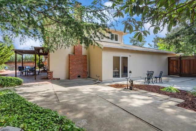 3574 Wellesley Court, Mountain View CA: https://media.crmls.org/mediaz/14f199e6-91be-4bd1-9969-34341324b8a3.jpg