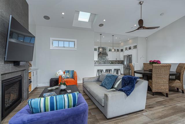 617 9Th St, Coronado CA: https://media.crmls.org/mediaz/14f1cc94-de1a-4276-a430-2313c23ea0a1.jpg