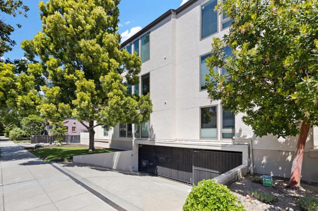 1456 San Carlos Avenue, San Carlos CA: https://media.crmls.org/mediaz/14f24a33-f42b-435e-962f-8f54cd5ebc94.jpg
