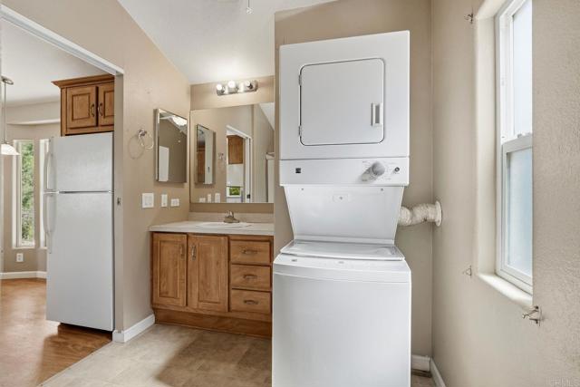 31503 Stardust Lane, Valley Center CA: https://media.crmls.org/mediaz/14f28c55-96a5-434e-8f02-8027c429db57.jpg