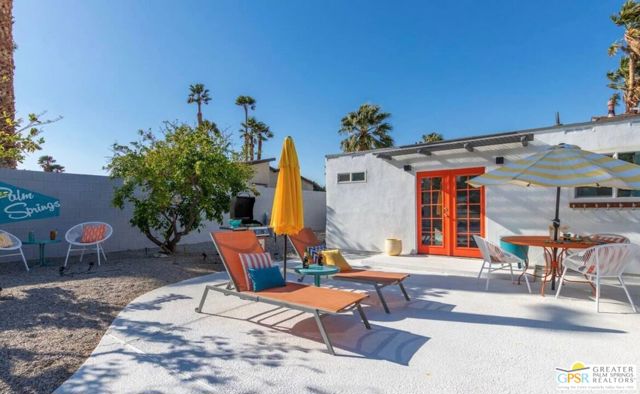 2241 E Finley Road, Palm Springs CA: https://media.crmls.org/mediaz/14f39354-9262-47c4-b2ab-a8554250e76b.jpg