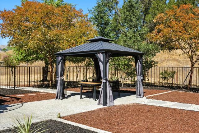 6650 Johnston Road, Pleasanton CA: https://media.crmls.org/mediaz/14f409f3-28e5-403f-addc-ef9655c34de5.jpg