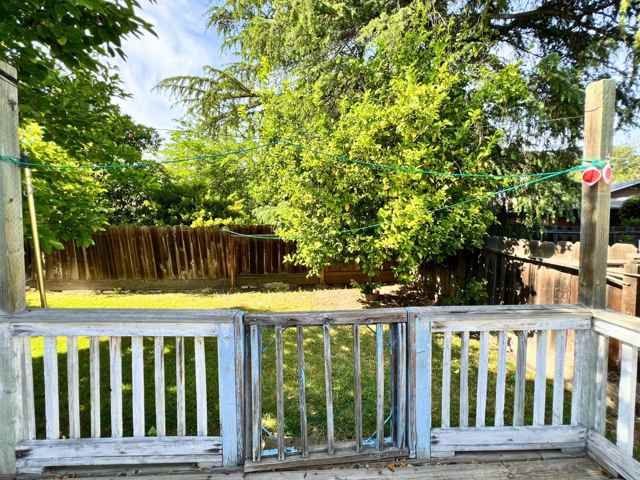 3025 Monticello Dr, Stockton CA: https://media.crmls.org/mediaz/14f45179-086e-457b-90dc-bcb74eba5661.jpg