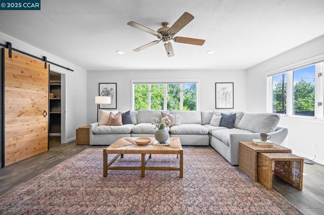196 Miramonte Rd, Walnut Creek CA: https://media.crmls.org/mediaz/14f482fd-42ba-4b88-9061-c7d695cab074.jpg