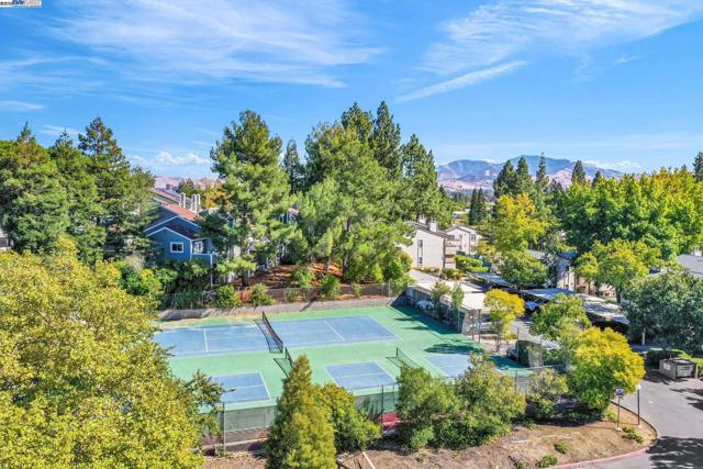 394 Camelback Rd, Pleasant Hill CA: https://media.crmls.org/mediaz/14f49396-807d-406c-8bac-326624936c17.jpg