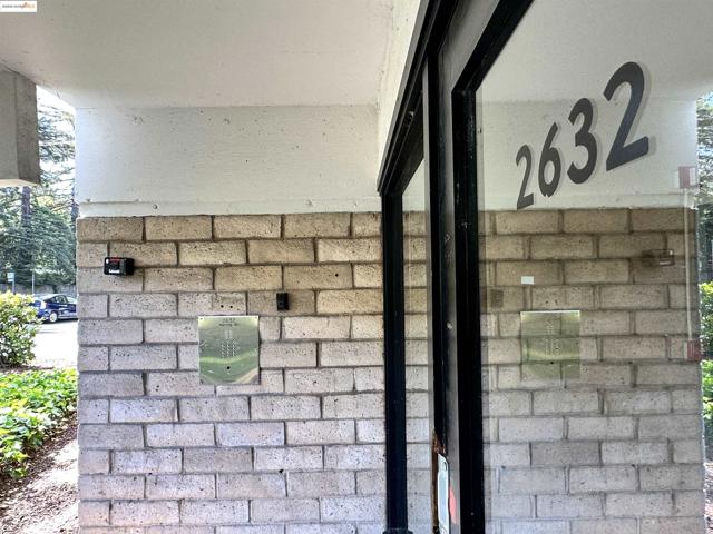 2632 Warring St, Berkeley CA: https://media.crmls.org/mediaz/14f66ec8-8f5d-41a9-9391-08f0728b8ef2.jpg