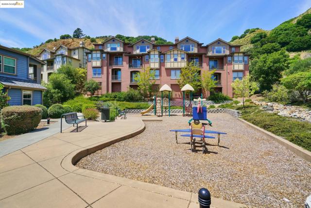 6443 Blue Rock Ct., Oakland CA: https://media.crmls.org/mediaz/14f6fa84-17ae-410d-8e6b-8e4a05b22423.jpg