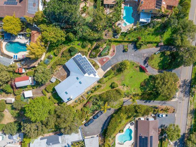 1628 Lone Oak Rd, Vista CA: https://media.crmls.org/mediaz/14f7dd77-578d-40b3-80f1-3413e39fd5c1.jpg