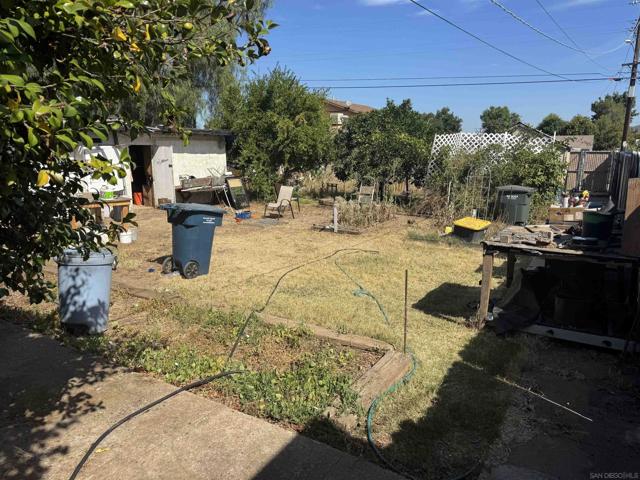 918 E 3rd Avenue, Escondido CA: https://media.crmls.org/mediaz/14f8723f-2ab5-4337-b1fd-d2c2263cd4f3.jpg