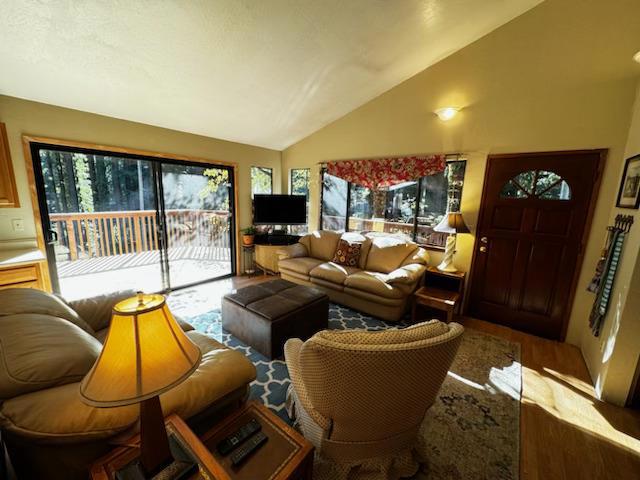 526 Lower Locksley Road, Boulder Creek CA: https://media.crmls.org/mediaz/14f8f420-6d28-4496-807f-4f45e86644bd.jpg