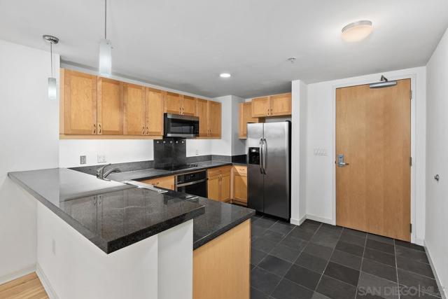 1150 J Street, San Diego CA: https://media.crmls.org/mediaz/14f8f8c5-7444-481f-b358-09ebc501d541.jpg