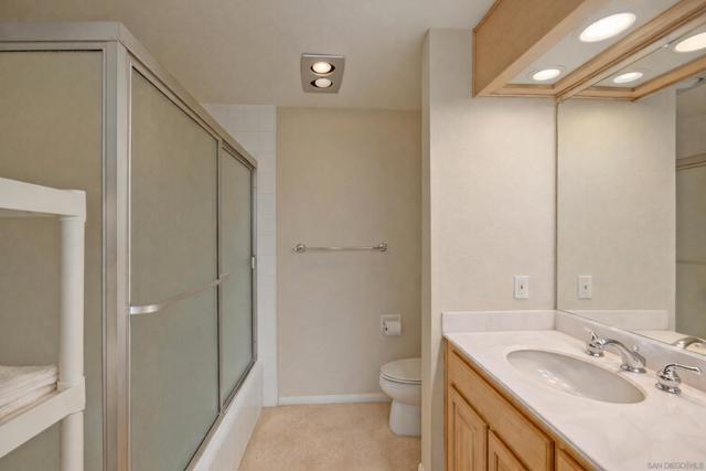22 Montego Ct, Coronado CA: https://media.crmls.org/mediaz/14f94b75-c84a-4b22-a5e4-14454ca4d93e.jpg