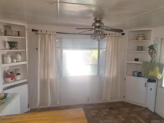 Detail Gallery Image 9 of 25 For 211 N Citrus #124,  Escondido,  CA 92027 - 1 Beds | 1 Baths