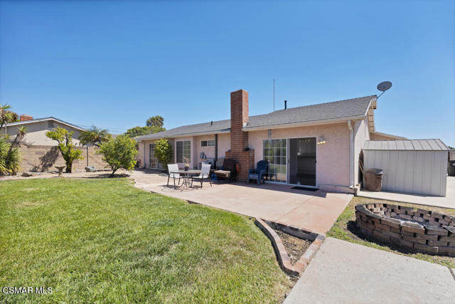 818 N Lois Avenue, Newbury Park CA: https://media.crmls.org/mediaz/14fa9823-6a8b-45de-95f9-32930b249e14.jpg