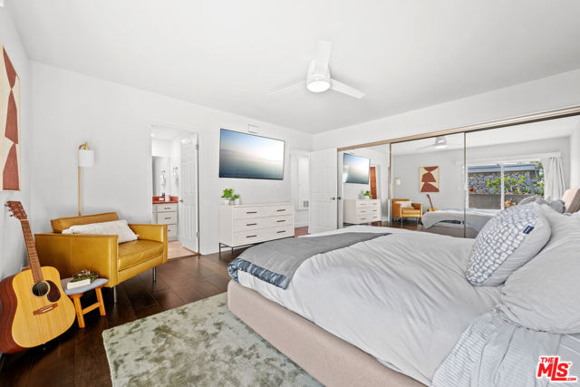 4800 La Villa Marina, Marina del Rey CA: https://media.crmls.org/mediaz/14fc5ada-e7fd-470e-8f2e-5fa0692305ba.jpg