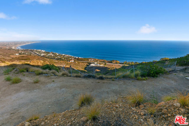 4140 Encinal Canyon Road, Malibu CA: https://media.crmls.org/mediaz/14fc9afe-7d62-414b-a00d-7bc1f4d1ffe9.jpg