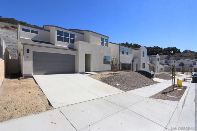 721 Meadowood ST Lot 330, Fallbrook CA: https://media.crmls.org/mediaz/14fd0ee5-32b9-48d7-b298-e26d2cd422f7.jpg