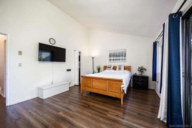 3236 Via Alicante, La Jolla CA: https://media.crmls.org/mediaz/14fd79e2-cf6e-4086-8c60-45626cbda57f.jpg