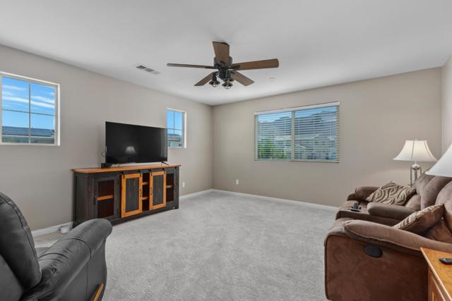 33039 Saint Emilion Court, Winchester CA: https://media.crmls.org/mediaz/14fe7e27-ec25-4a23-a9c6-10b7aa9d016c.jpg