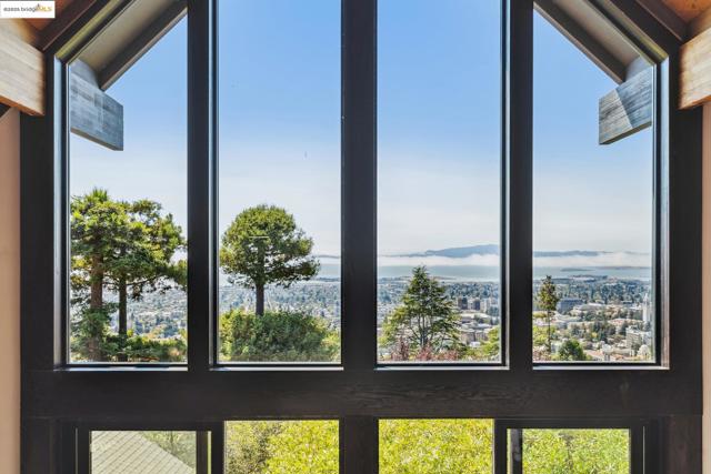 690 PANORAMIC WAY, Berkeley CA: https://media.crmls.org/mediaz/14ff38c2-551f-4553-8635-fdbeaaaf2bc1.jpg