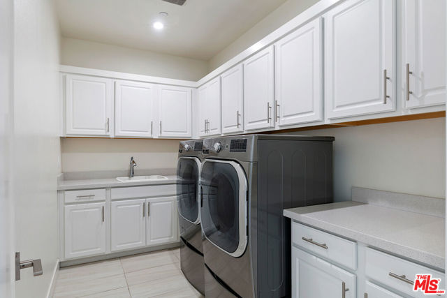 21316 Poema Place, Chatsworth CA: https://media.crmls.org/mediaz/14ff68b2-2ab0-455f-8017-7c4e39b875b7.jpg