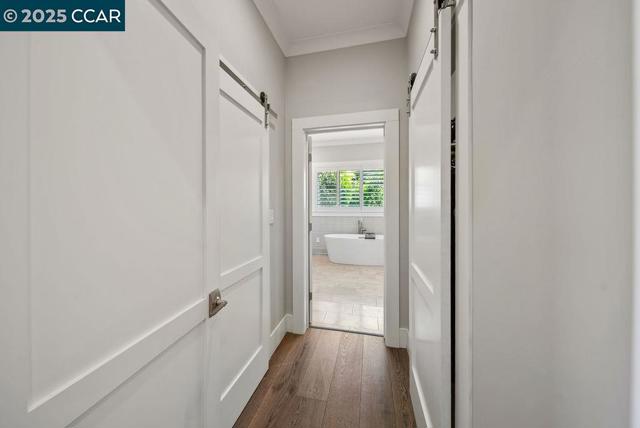 100 Alderwood Rd, Walnut Creek CA: https://media.crmls.org/mediaz/14ff8abb-b2ae-40e9-9827-1655538ba3cf.jpg