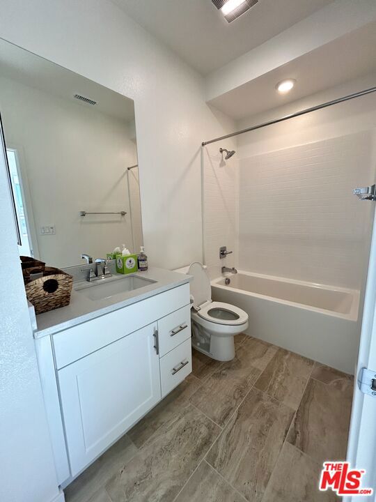 En Suite - 2nd bathroom